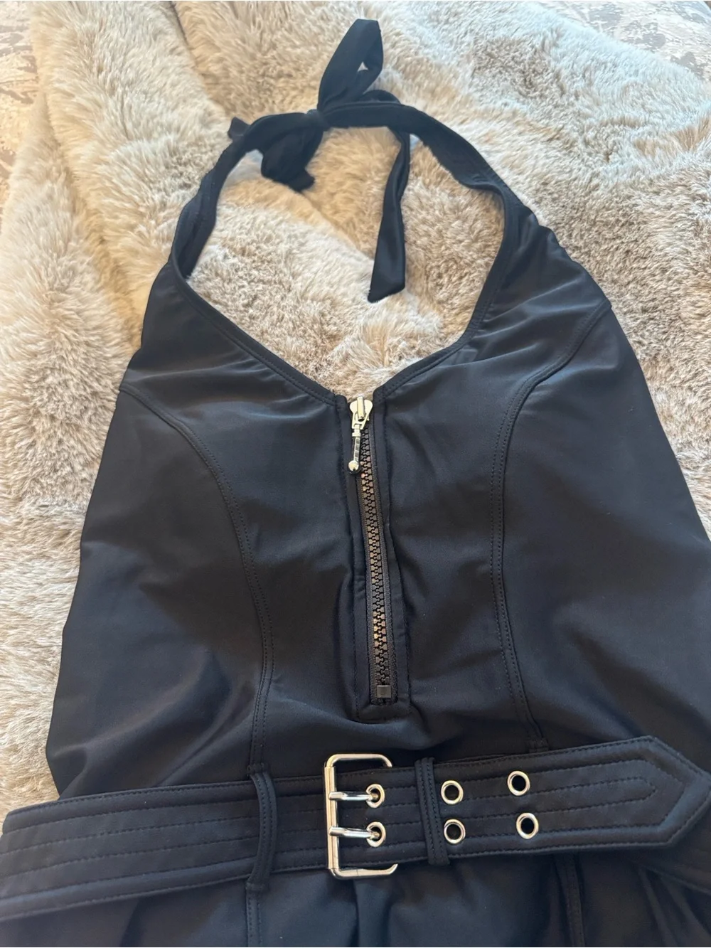 VENUS black halter